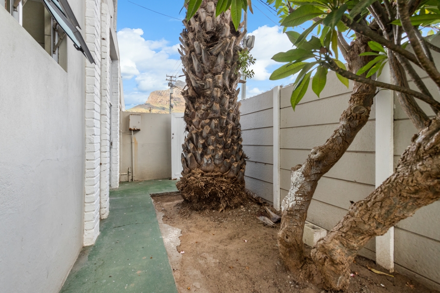 9 Bedroom Property for Sale in Observatory Western Cape